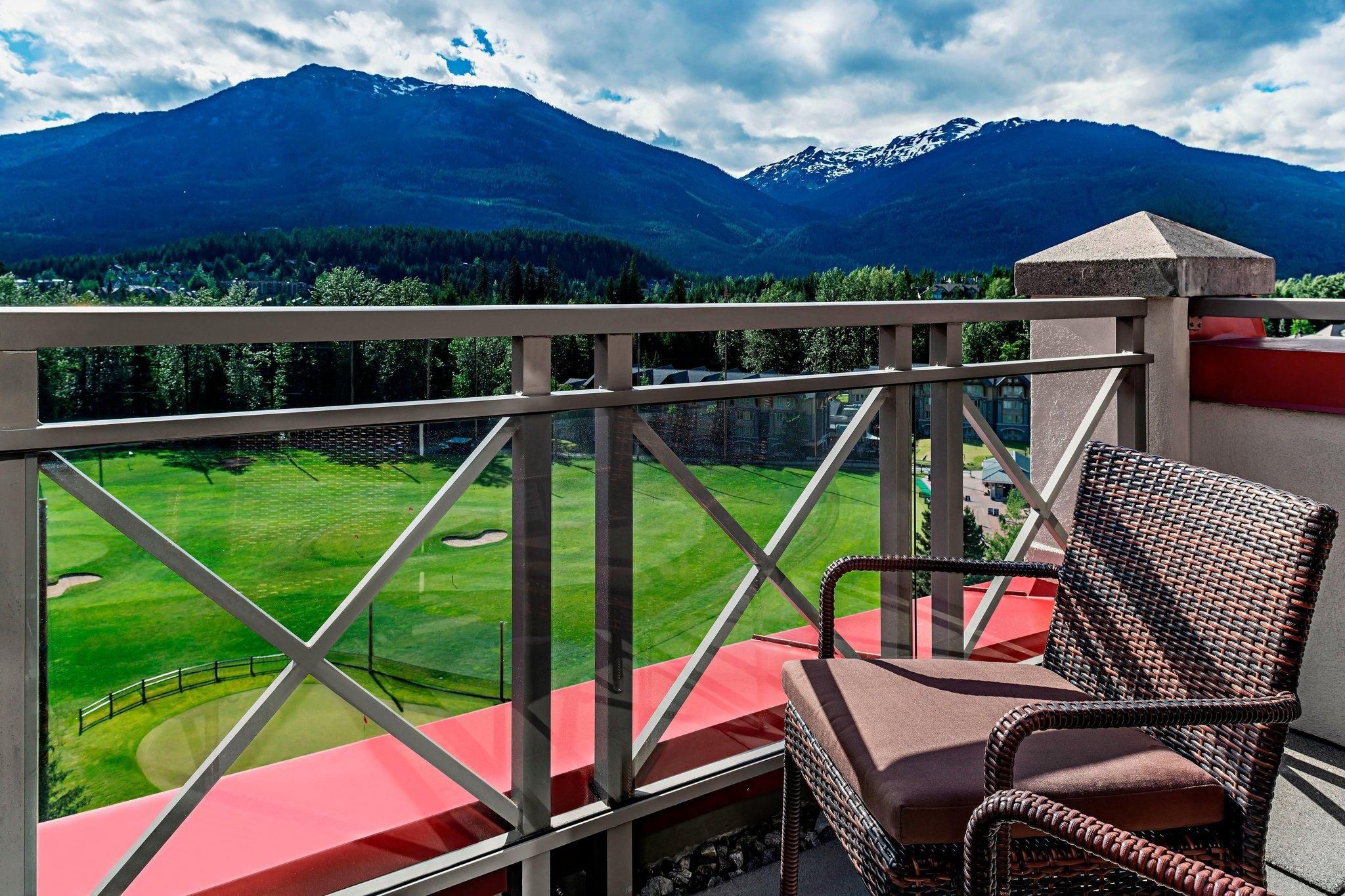 Studio Suite, 2 Queen, Mountain view, West Tower, Fireplace