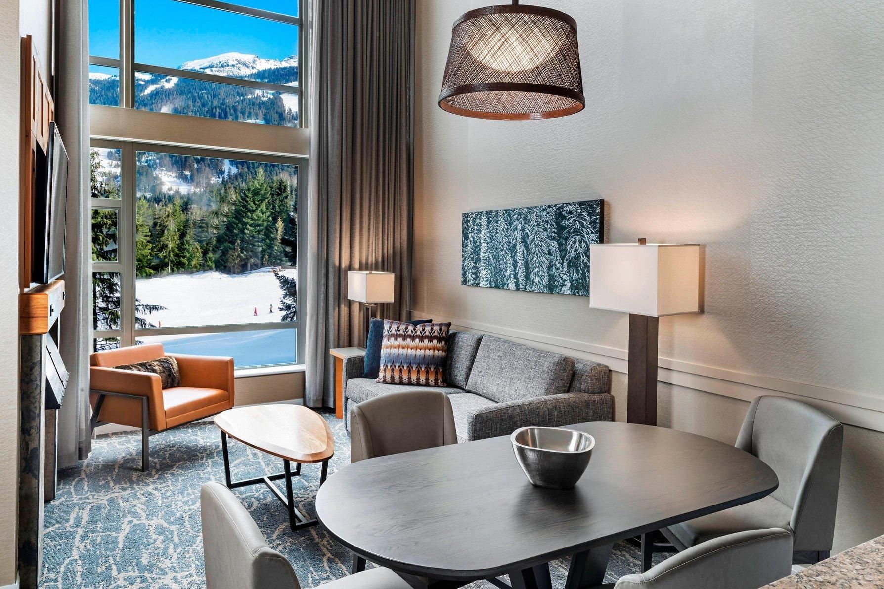 Penthouse Suite, Bedroom 1: 1 King, Bedroom 2: 1 Queen, Sofa beds: 3, Mountain view, East Tower