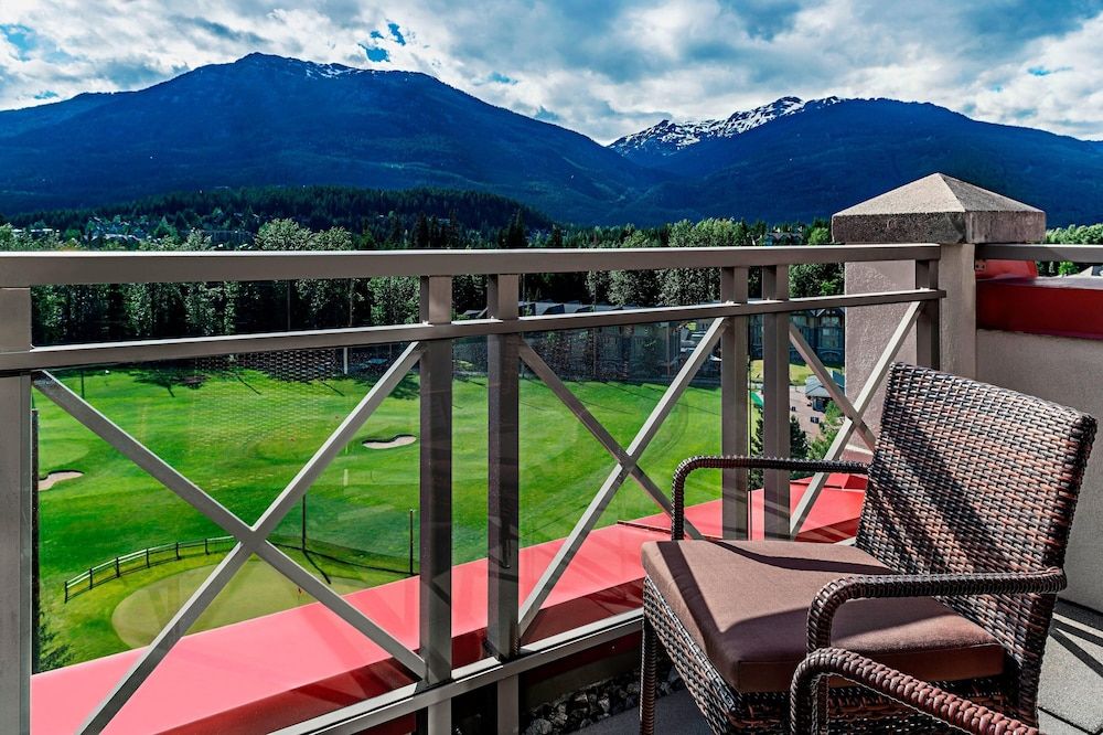 Studio Suite, 1 King Bed, Fireplace, Tower
