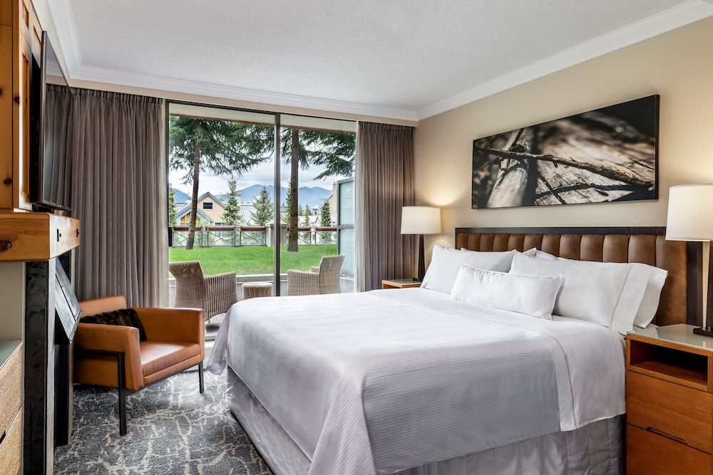 Studio Suite, 1 King Bed, Fireplace, Tower