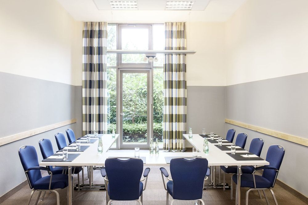 undefined NH Frankfurt Niederrad 9