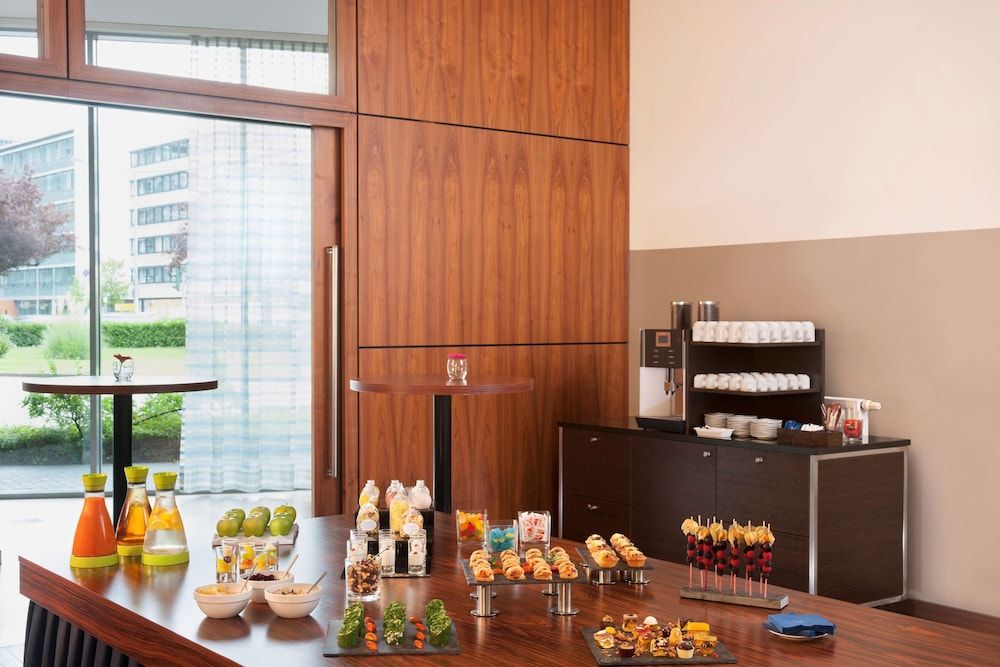 undefined NH Frankfurt Niederrad 4