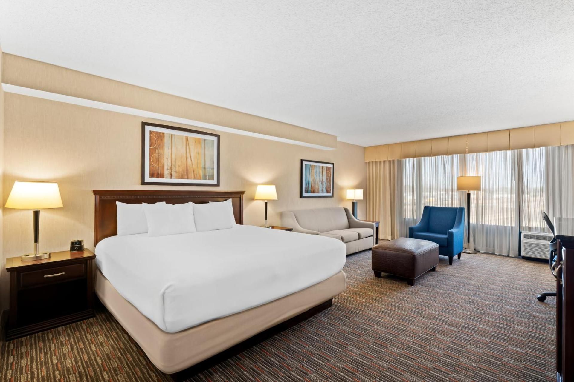 King Suite with Sofa - Non Smoking