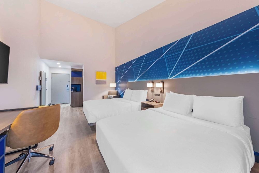 Standard Room, 2 Queen Beds, Balcony