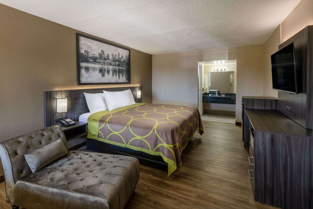 Room, 1 King Bed, Non Smoking (Pet-Friendly)