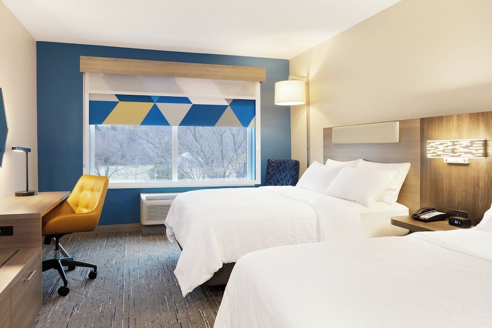 Standard Room, 2 Double Beds, Accessible Bathtub, Non Smoking (Communications)