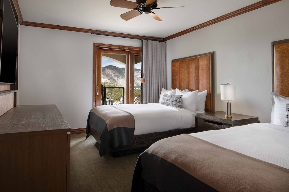 Room, 2 Double Beds, Balcony, Mountain View