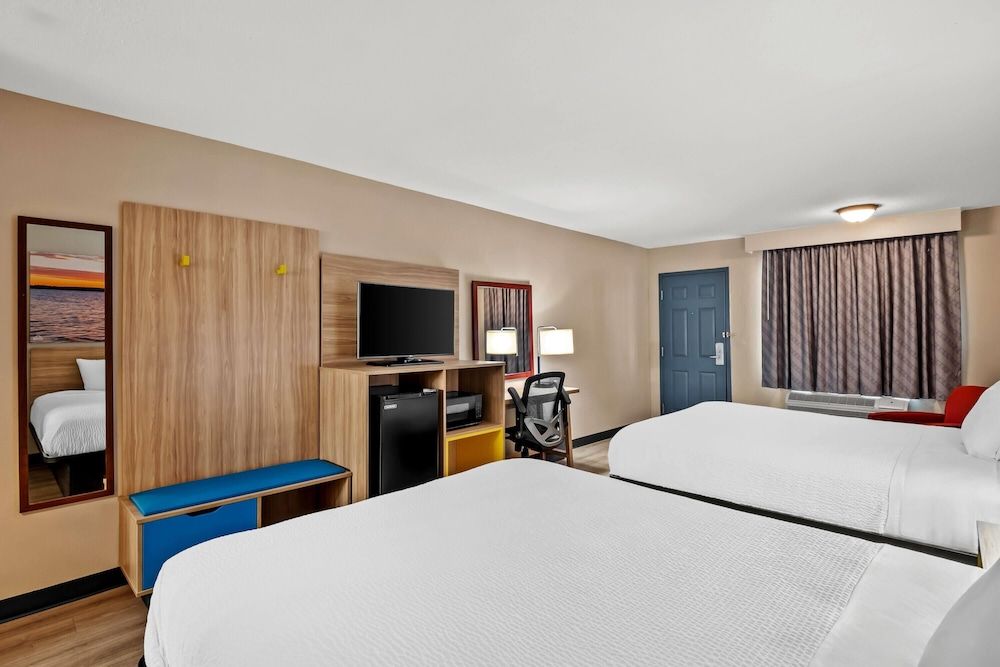 Room, 2 Queen Beds, Non Smoking