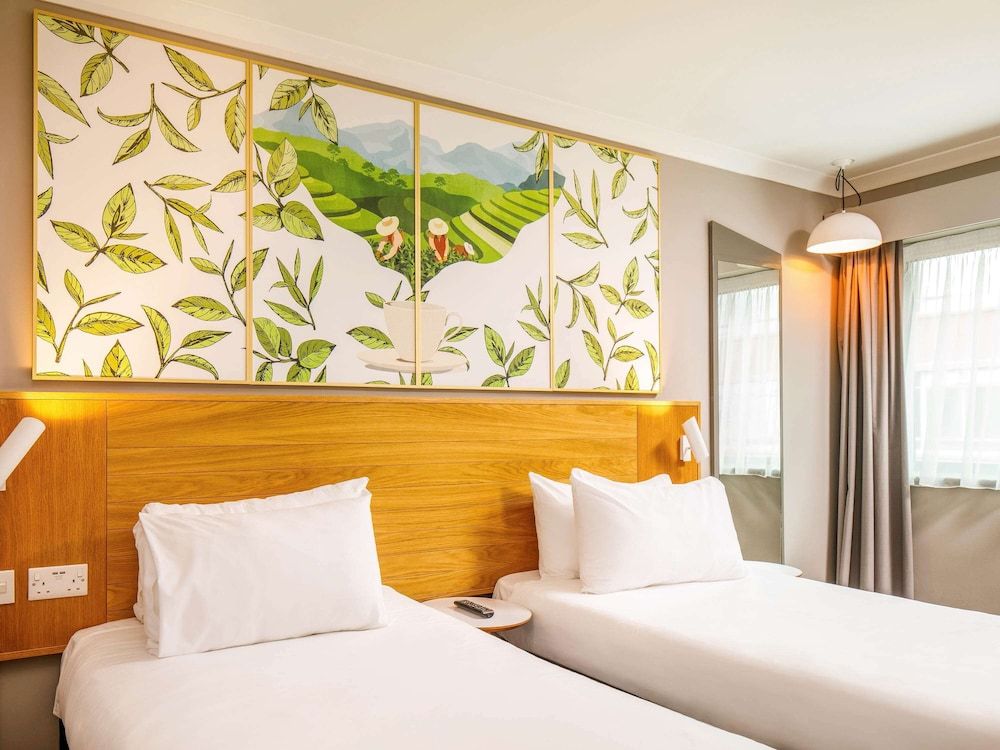 Room, 2 Twin Beds (The Duet)