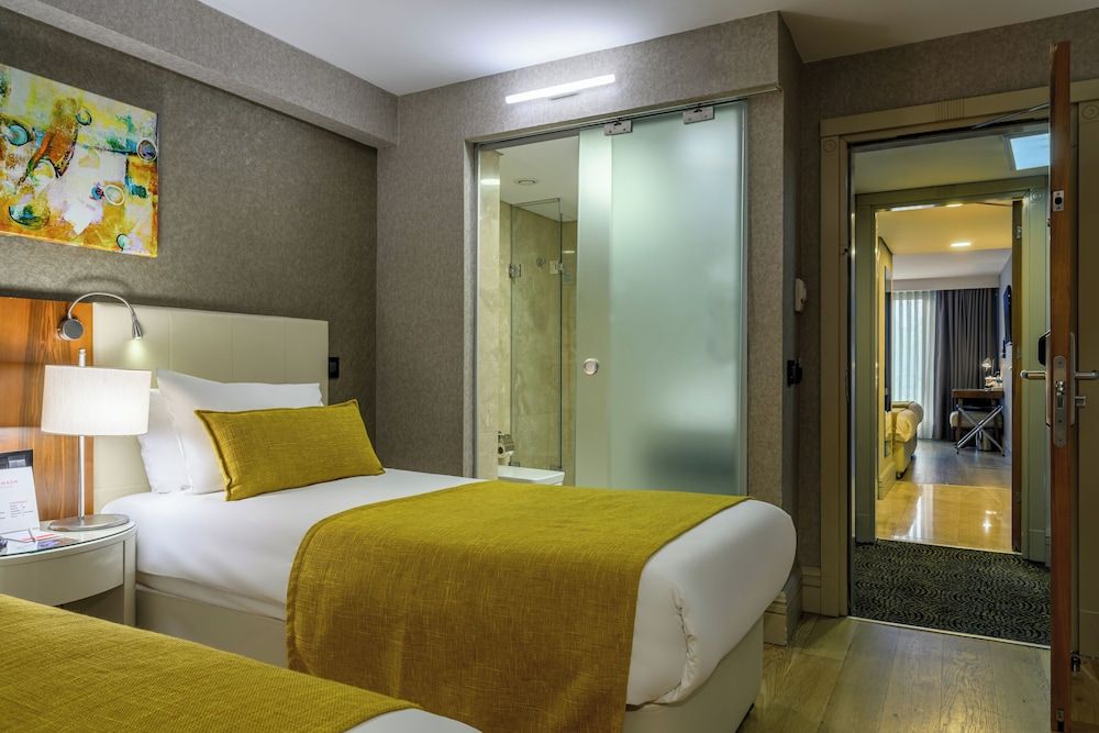 Family Suite, Multiple Beds, Non Smoking (Economic)