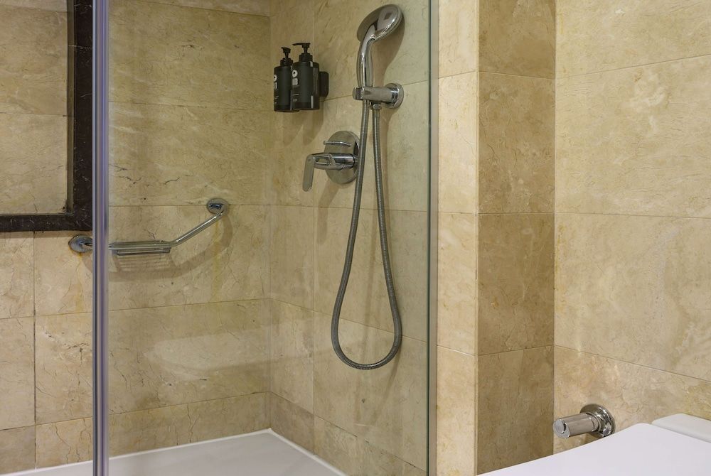 Ramada by Wyndham Istanbul Grand Bazaar Room, 2 Twin Beds, Non Smoking (Economic) 5