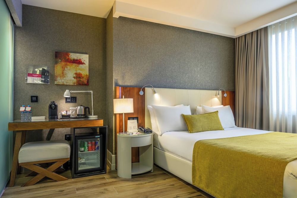 Deluxe Room, 1 King Bed, Non Smoking
