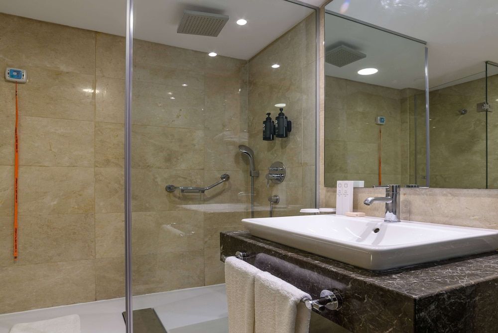 Ramada by Wyndham Istanbul Grand Bazaar Room, 2 Twin Beds, Non Smoking (Economic) 9