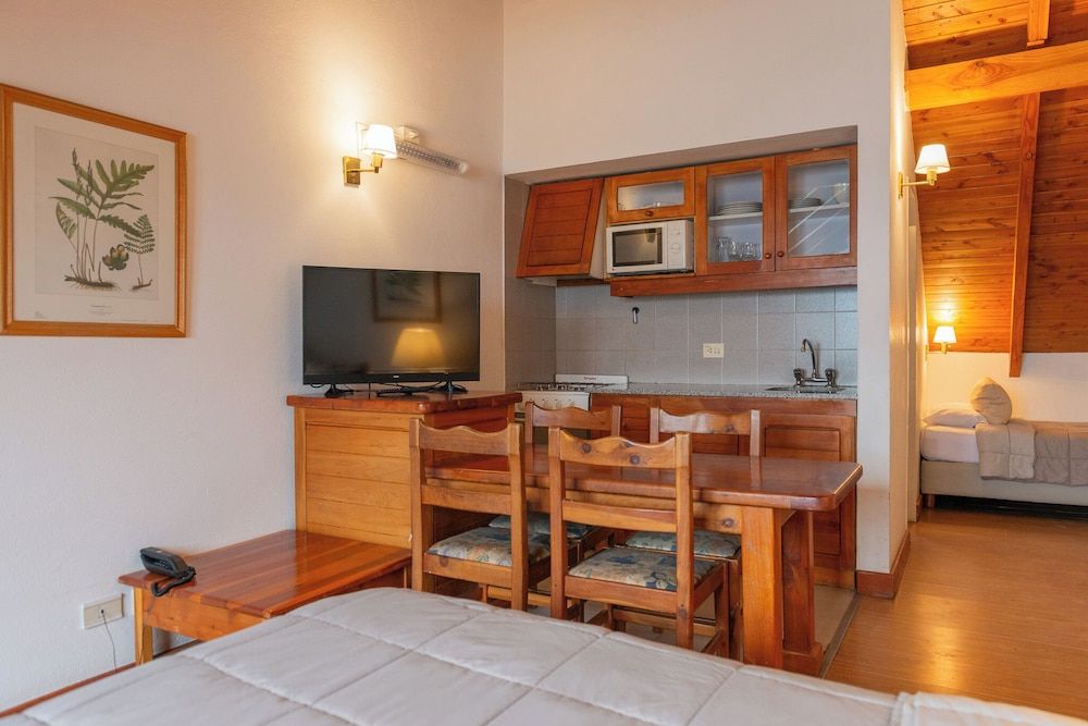 Apart del Lago Standard Studio, Lake View 8