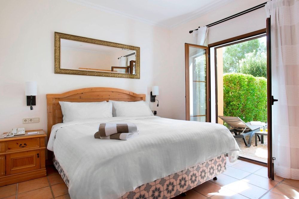 Room, 3 Bedrooms, Non Smoking, Resort View