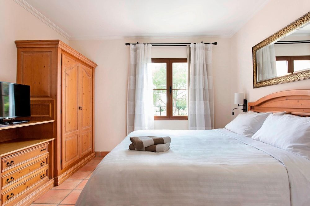 Room, 2 Bedrooms, Non Smoking, Resort View
