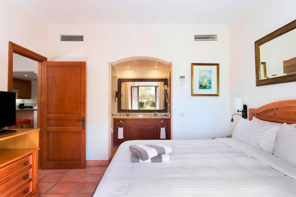 Room, 3 Bedrooms, Non Smoking, Resort View