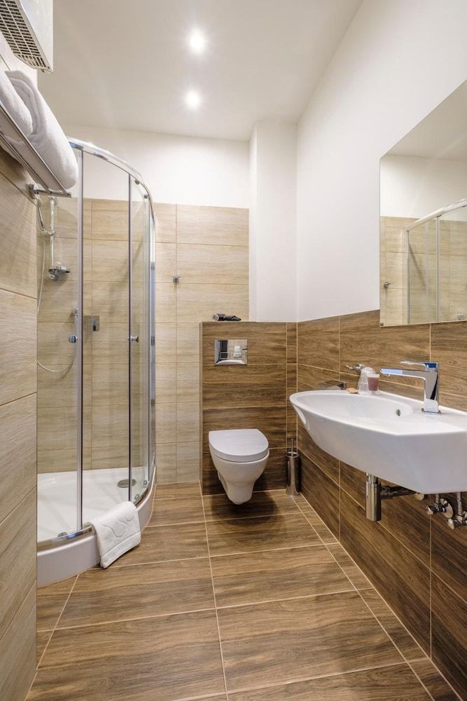 Hotel Reytan Twin Room, Annex Building (no elevator) 2