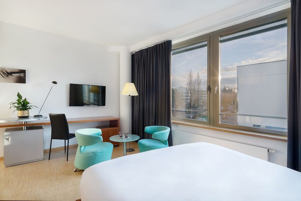 FOUR Munich Neue Messe Premium Room, 1 Queen Bed, Non Smoking 4