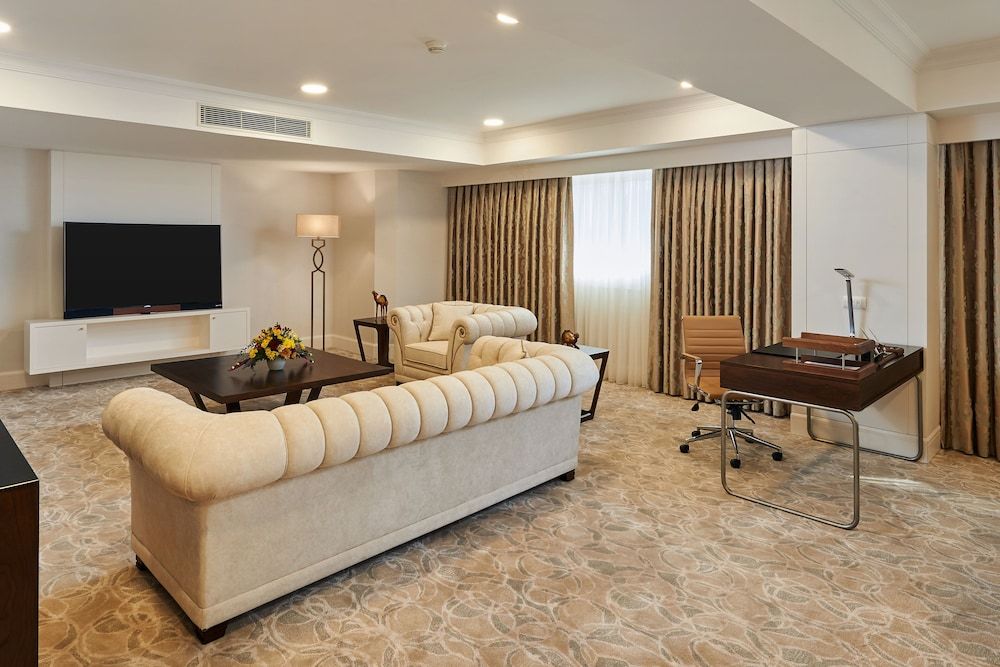 Wyndham Tashkent Presidential Suite, 1 King Bed, Non Smoking 4