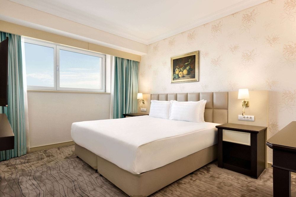 undefined Wyndham Tashkent 3