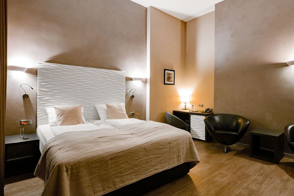 undefined Artim Hotel 6