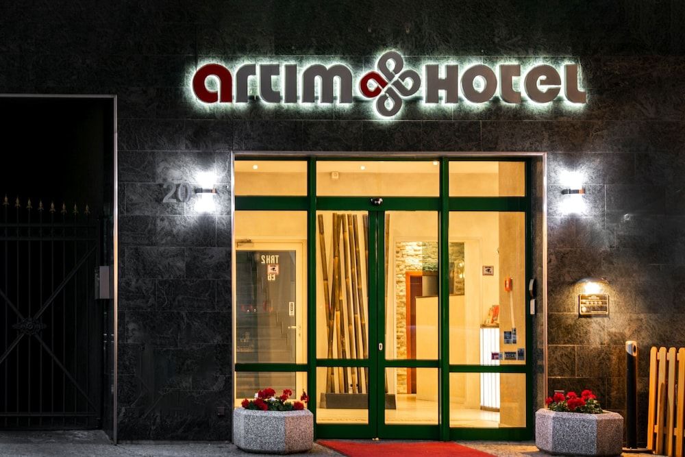 undefined Artim Hotel