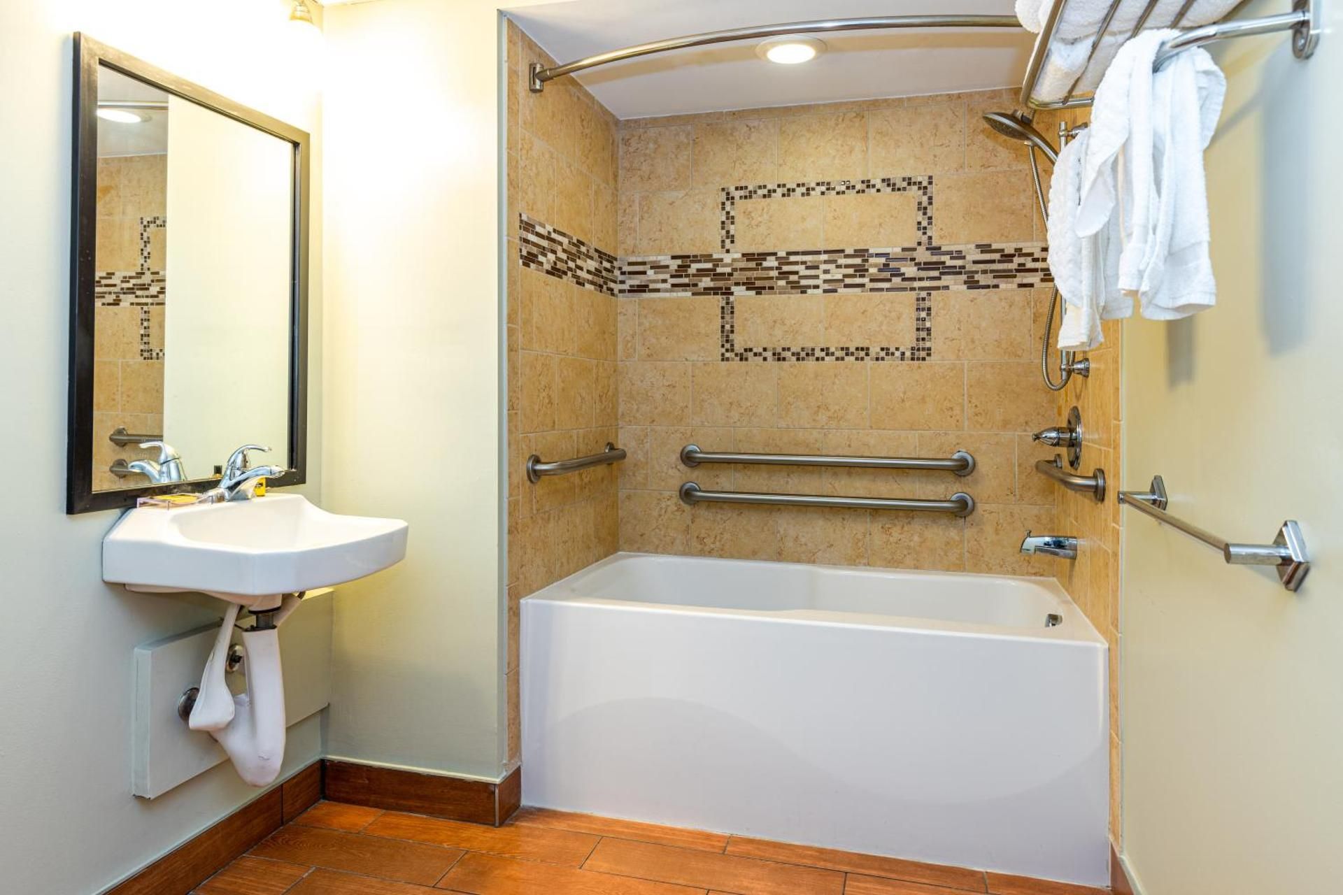 Sandcastle Resort on the Beach Accessible 1 King Bed 3