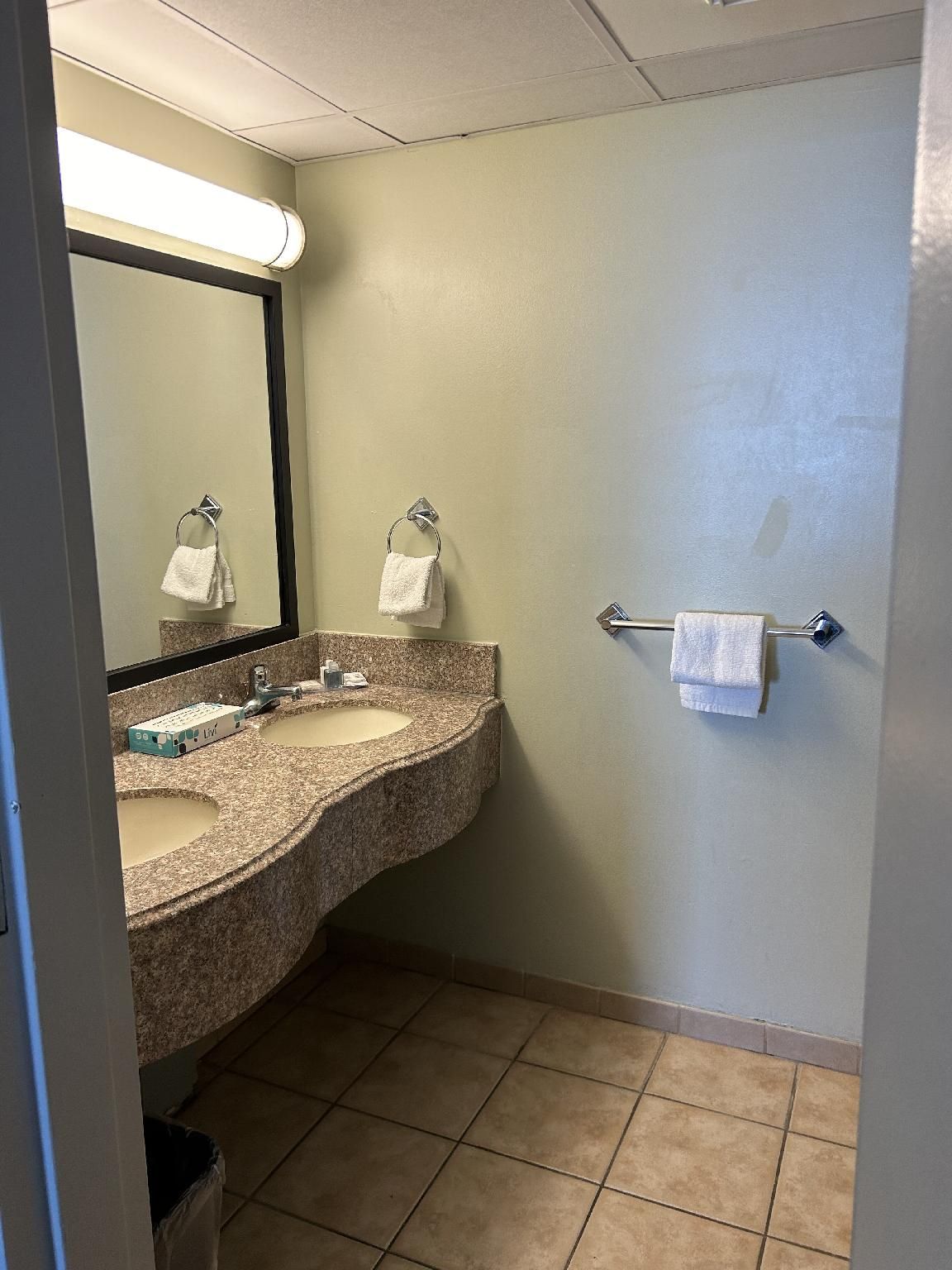 Sandcastle Resort on the Beach Deluxe Queen with window 3