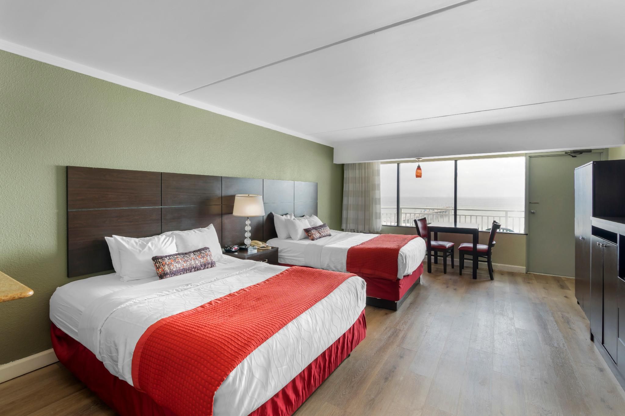 Sandcastle Resort on the Beach Deluxe Queen with window