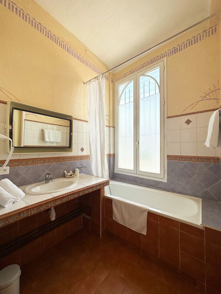 Hôtel Miramar Triple Room 3