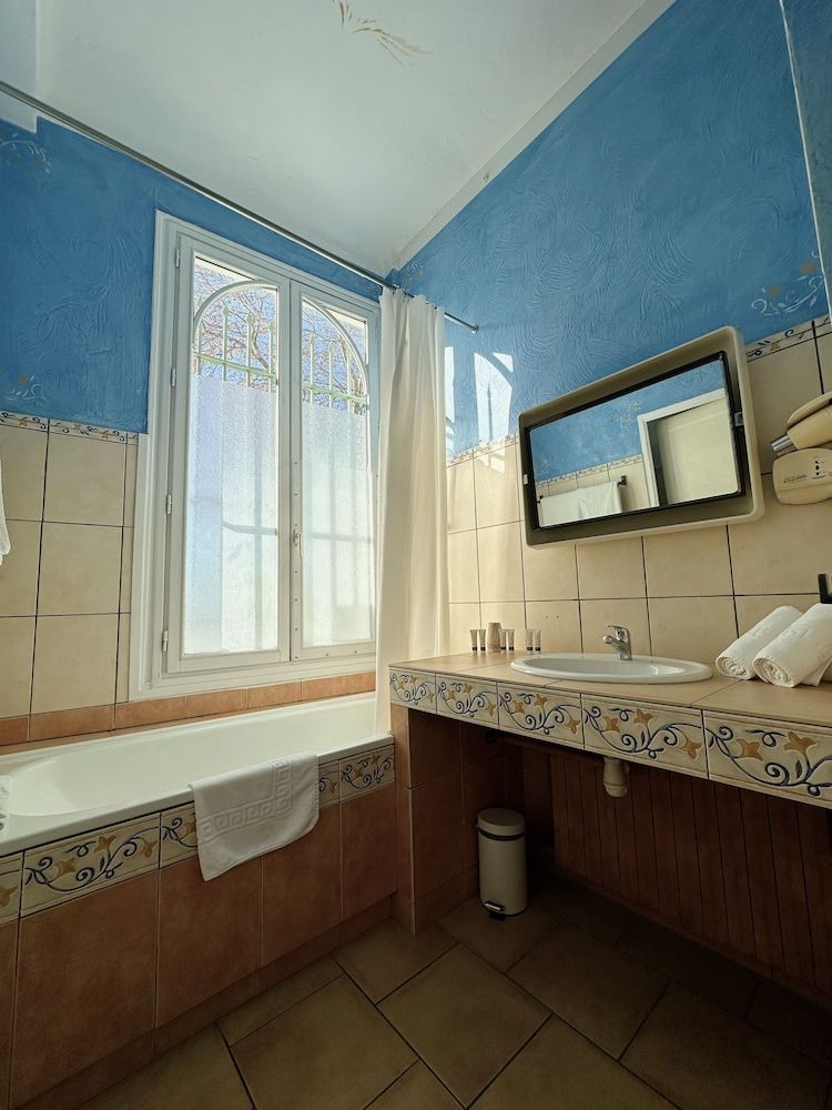Hôtel Miramar Triple Room 2