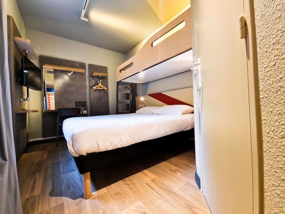 Triple Room, Multiple Beds