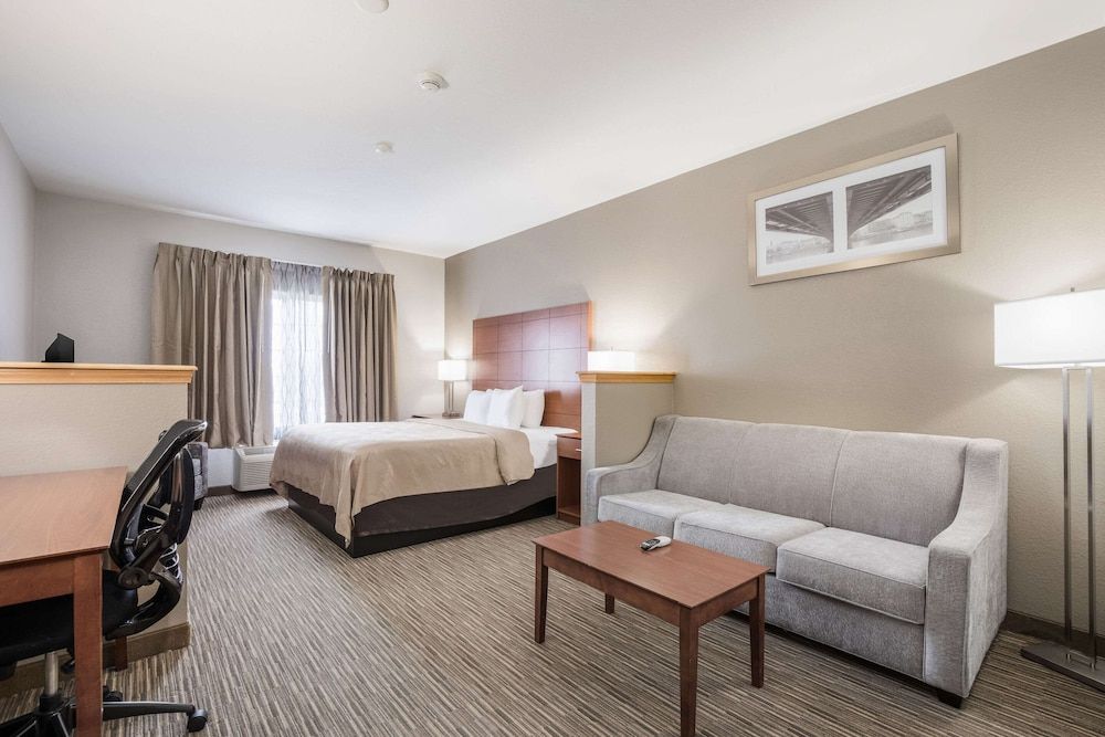 Suite, 1 King Bed, Non Smoking
