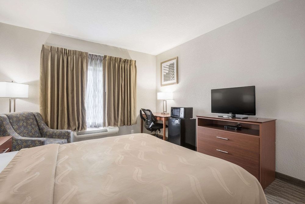 Standard Room, 1 King Bed, Non Smoking