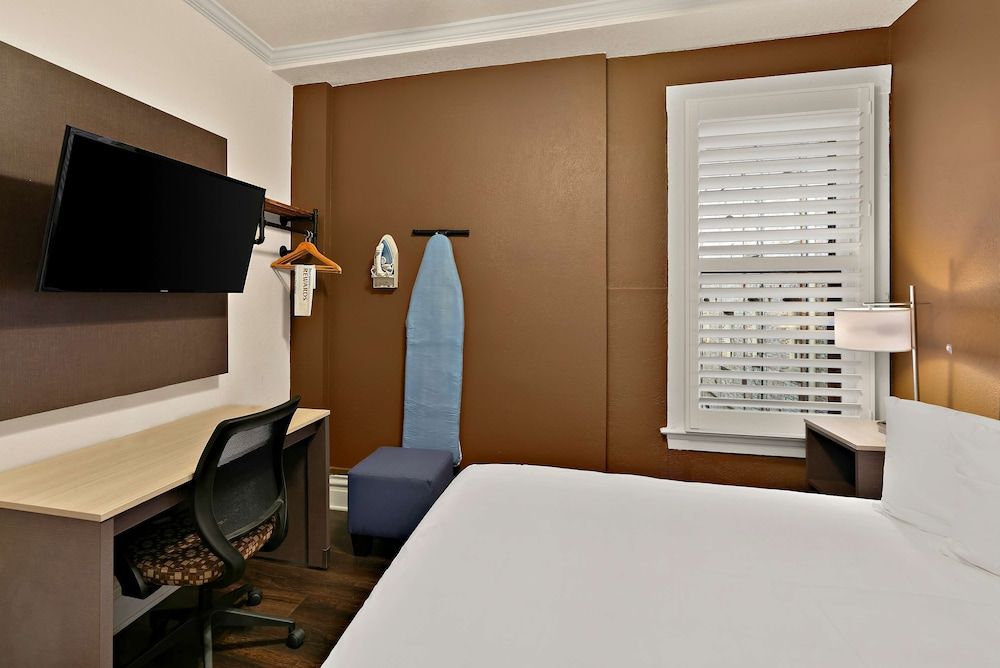 undefined Mithila San Francisco, SureStay Collection by Best Western 8