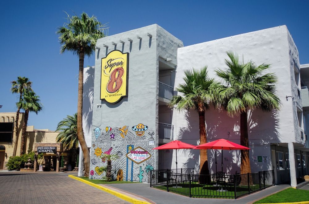 undefined Super 8 by Wyndham Las Vegas North Strip/Fremont St. Area 2