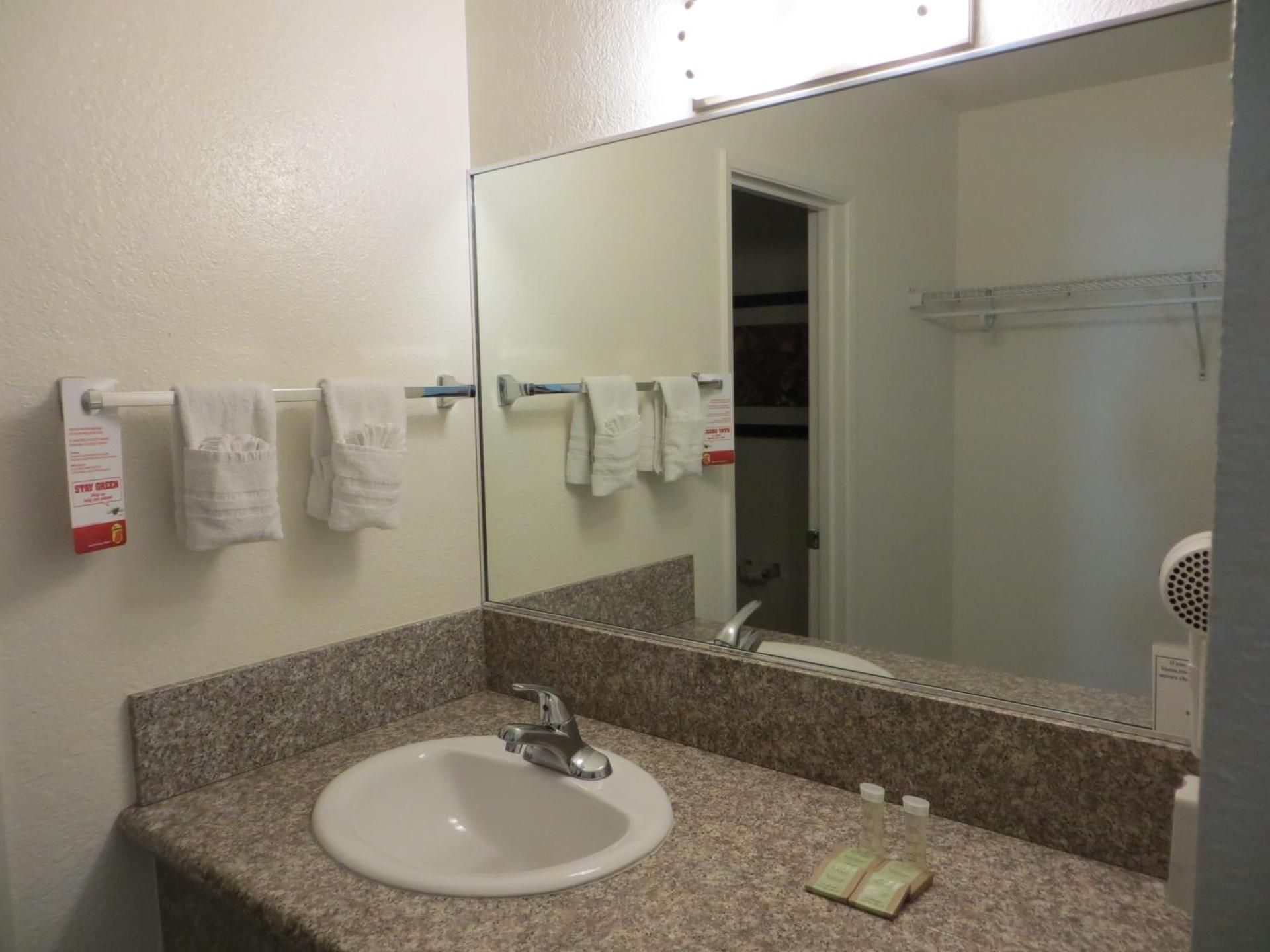 Queen Room with Roll-In Shower - Mobility Accessible/Non-Smoking