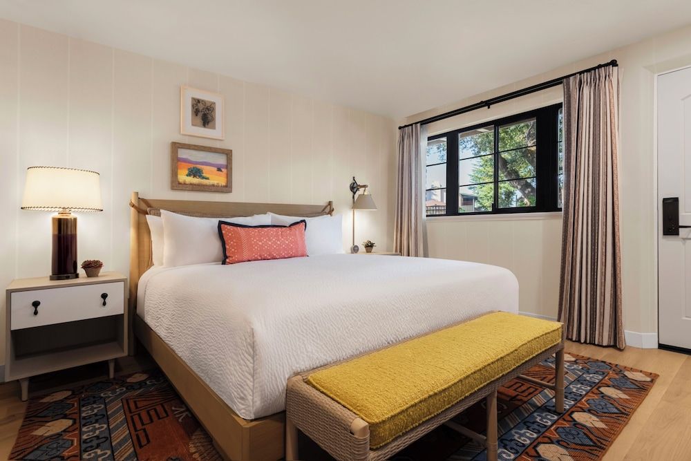 Paso Robles Inn Deluxe Room, 1 King Bed (Garden King)