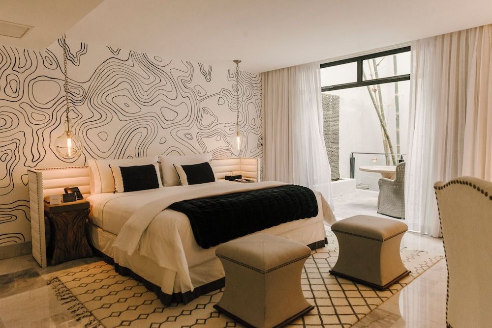 Deluxe Room (Grand)