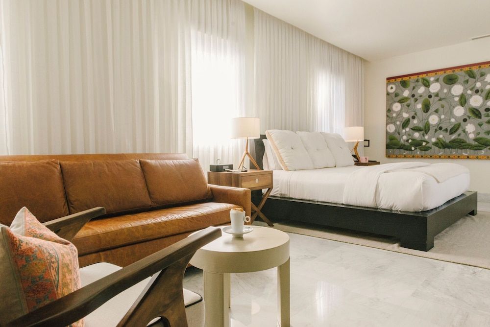 Junior Suite, 1 King Bed
