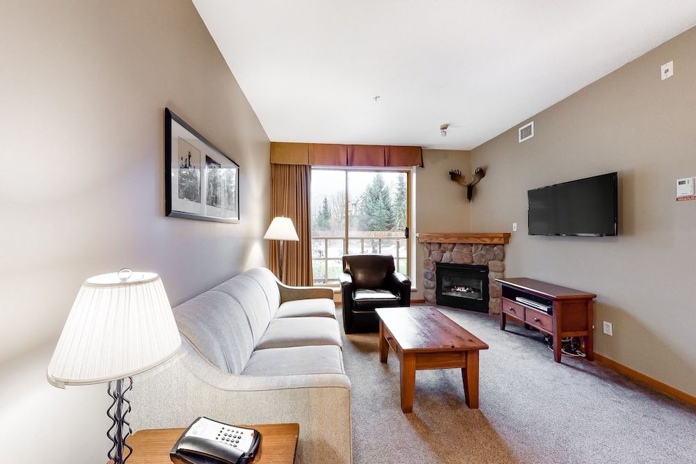 Condo, 2 Bedrooms (Mountain View)