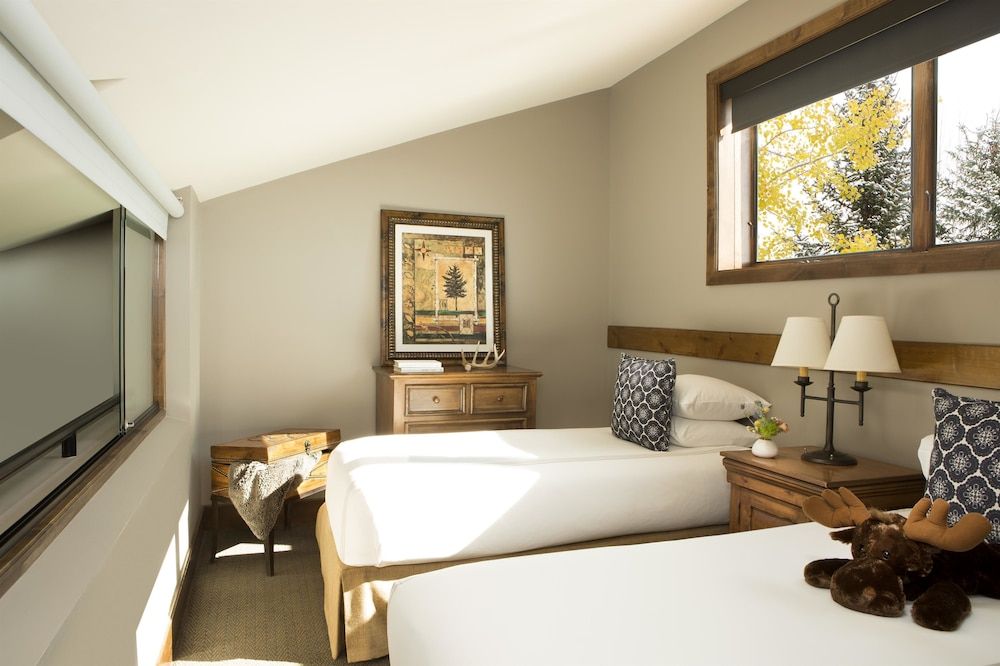 Suite, 2 Bedrooms (Bi-Level, 3 Beds or More)