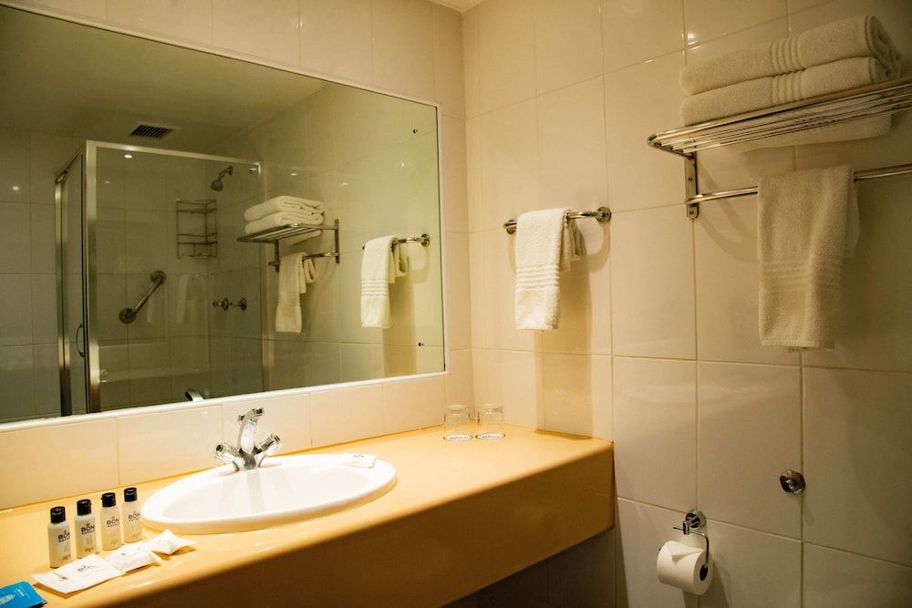 BON Hotel Bloemfontein Central Standard Family Room 2