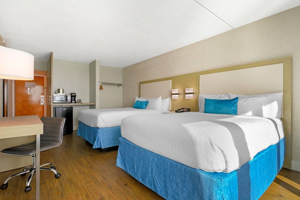 Inn on Destin Harbor, an Ascend Collection Hotel Standard Room, 2 Queen Beds, Non Smoking, Harbor View 4