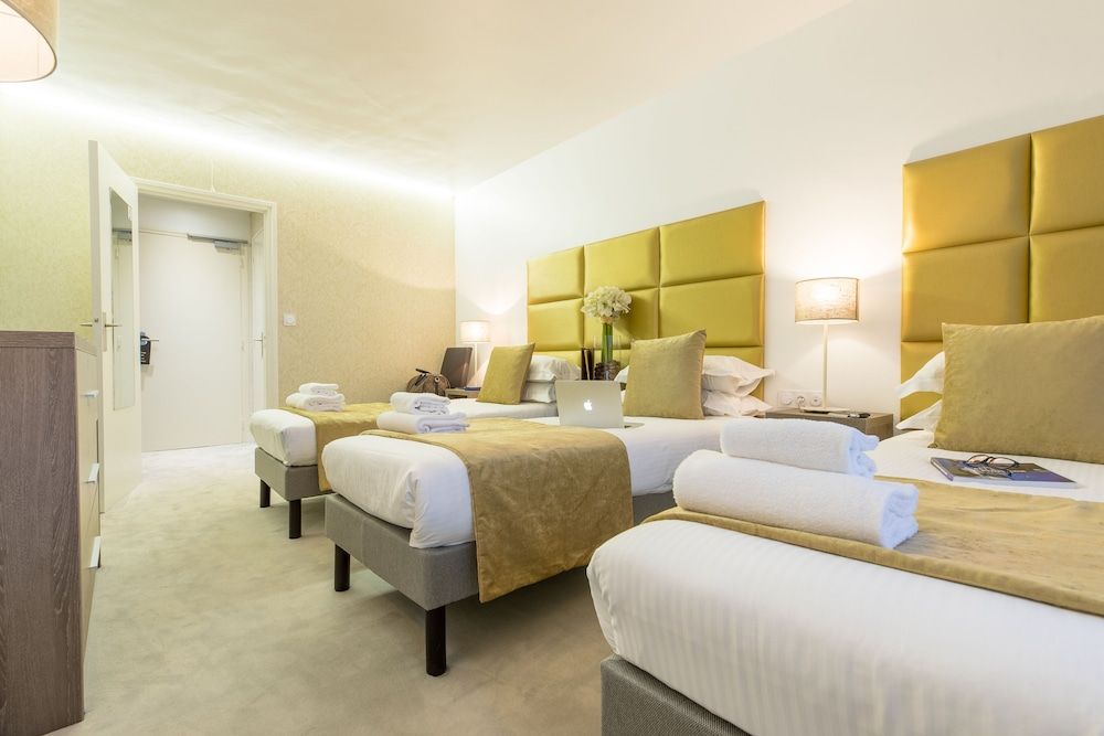 Madame Vacances Hôtel Courchevel Olympic Superior Triple Room (2 adults and 1 Child ) 4