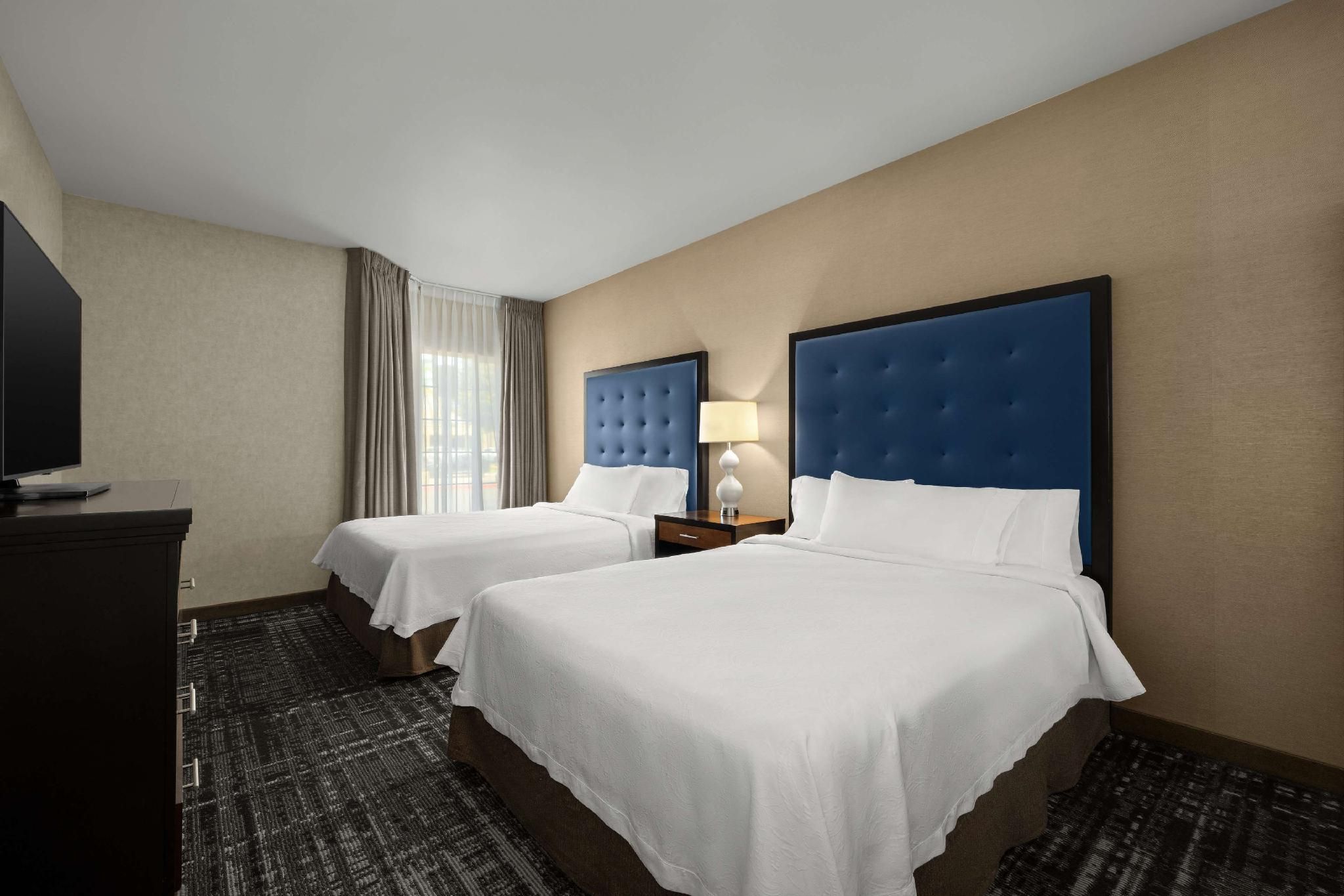 2 QUEEN BEDS 1 BEDROOM SUITE NONSMOKING