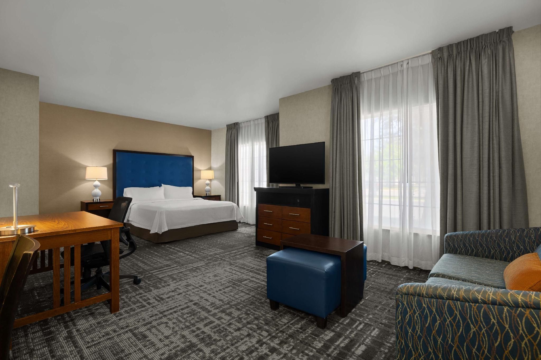 1 KING BED STUDIO SUITE NONSMOKING