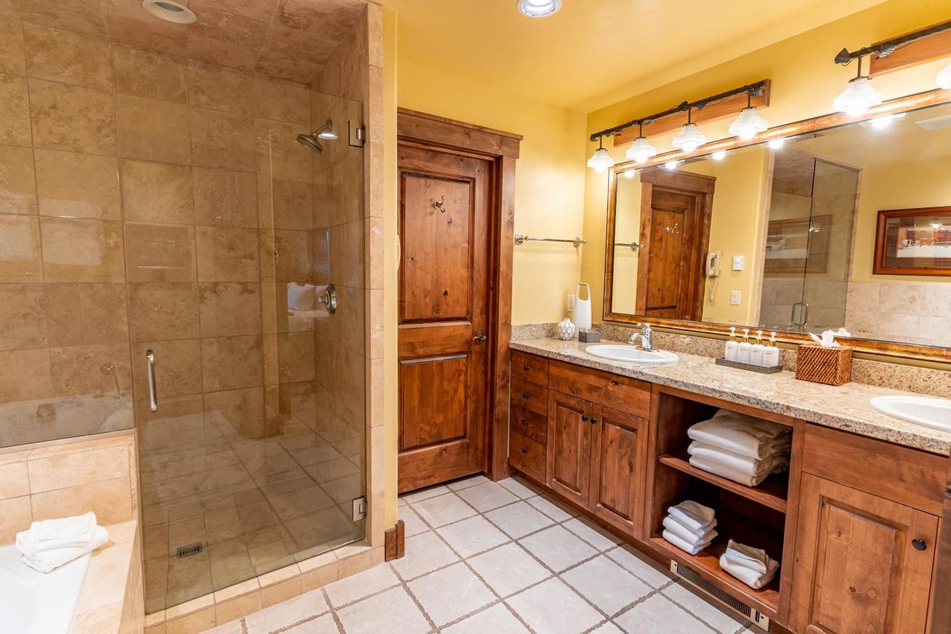 Luxury Condo Three Bedroom