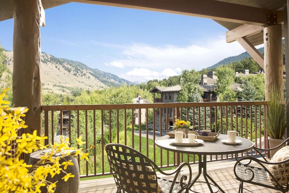Luxury One Bedroom Condo